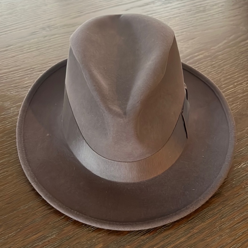 Alexander lined dark grey felt Fedora. Vintage. Great condition.